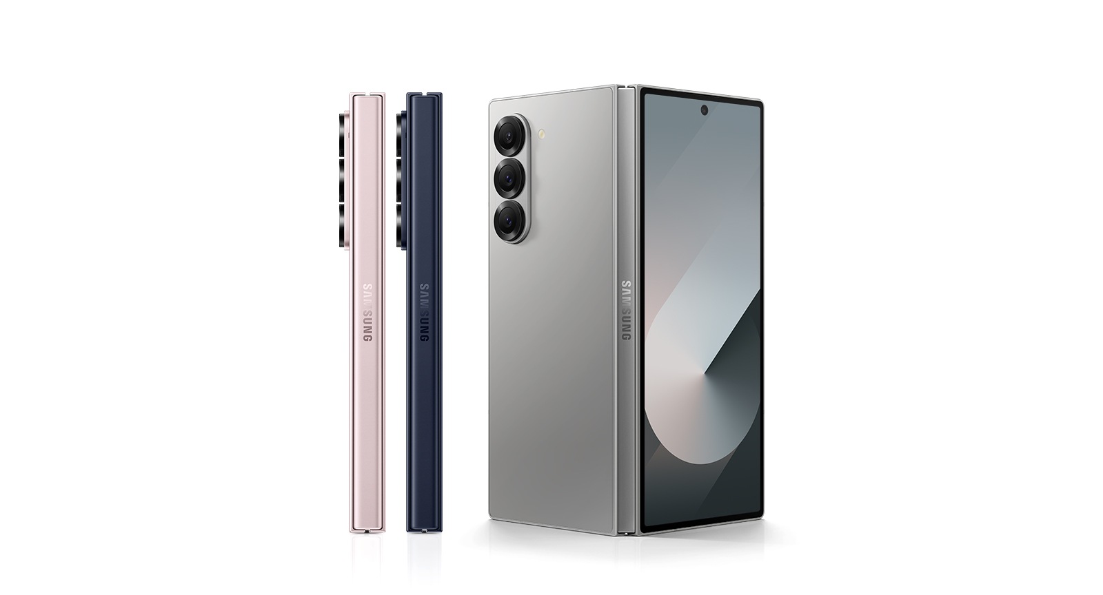 Galaxy Z Fold6 темно-синего и розового цветов закрыты, а Galaxy Z Fold6 серебряного цвета раскрыт и повернут внешним экраном.